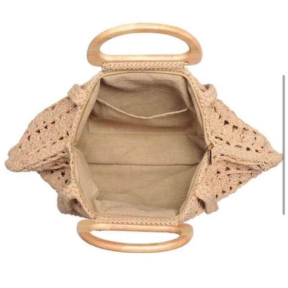 Shelly Crochet Macrame Clam Shell Handbag  Purse - Picture 3 of 7